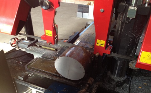 剑阁卧式带锯床加工时出现明显振荡如何排查？